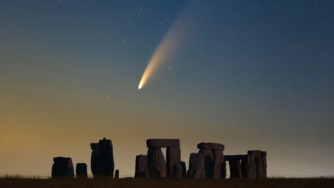 Comet NEOWISE over Stonehenge