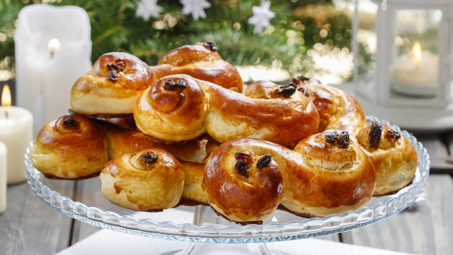 st. lucia buns on a plate